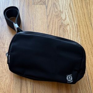 Lululemon Everywhere Black Belt Bag NWT new with tags OS fits all